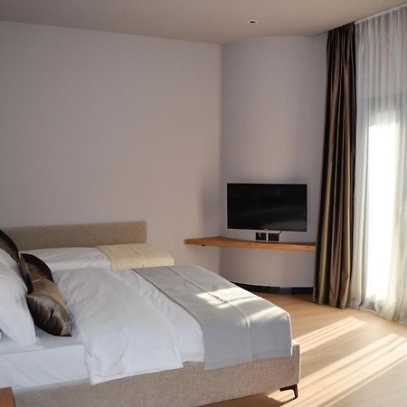N'Peze Hotel Ljaknasi 외부 사진