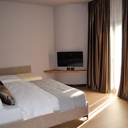 N'Peze Hotel Ljaknasi 외부 사진