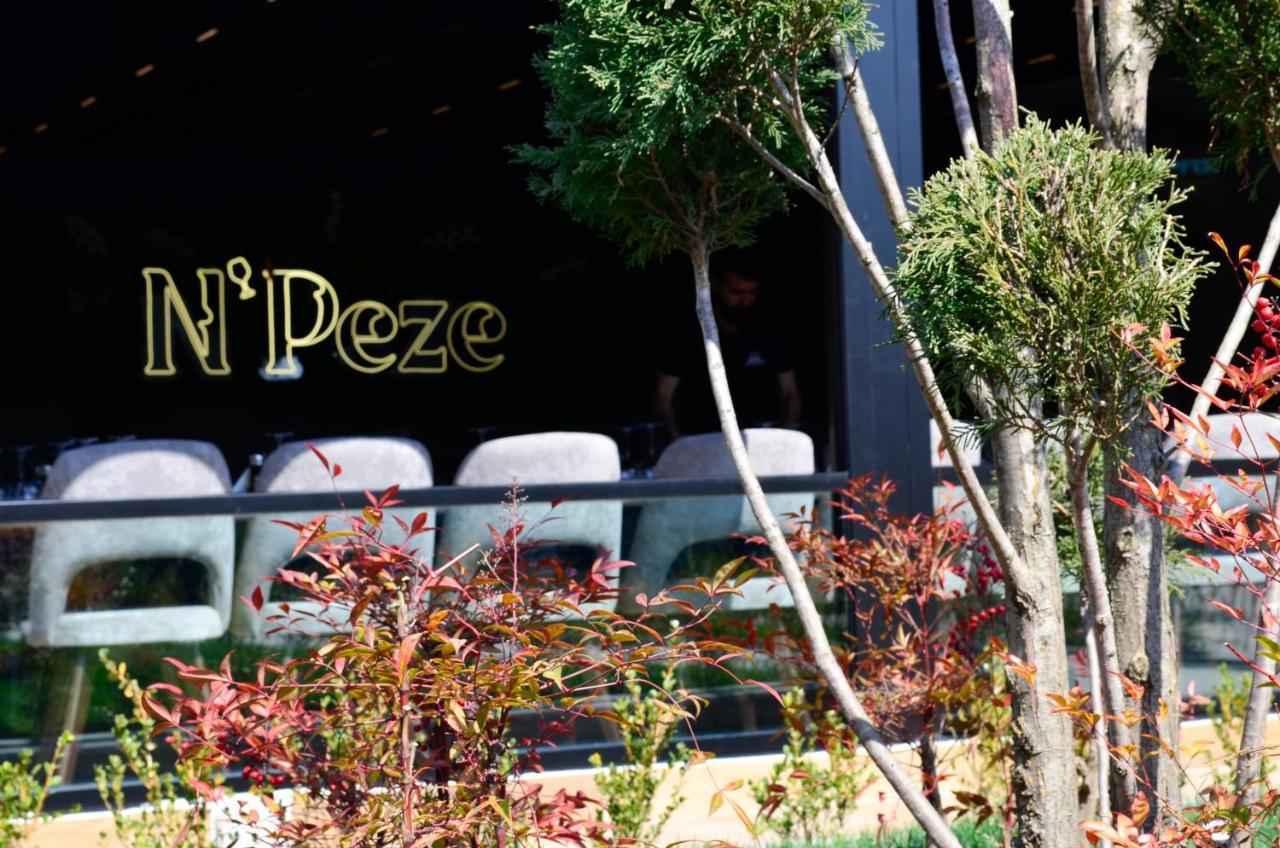 N'Peze Hotel Ljaknasi 외부 사진
