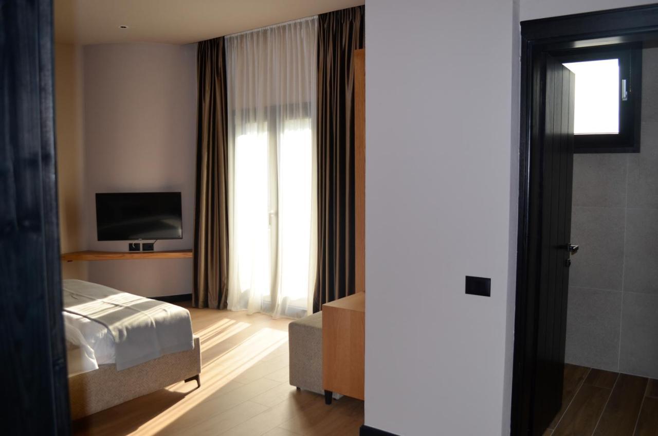 N'Peze Hotel Ljaknasi 외부 사진